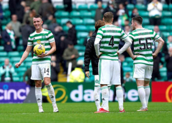 Les fans du Celtic réagissent à l’affichage de David Turnbull contre St Mirren