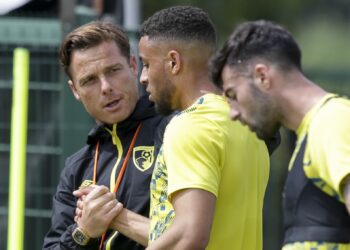 Le patron de la cible de 20 millions de livres sterling liée à Liverpool semble laisser la porte ouverte à la sortie estivale – rapport