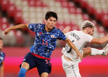 Tottenham a trouvé un accord avec Bologne pour Takehiro Tomiyasu