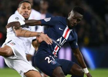 Gueye marque et Hakimi assiste alors que le PSG bat Brest de Mounie