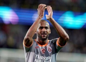 Marcao de Galatasaray reçoit un carton rouge pour avoir frappé son coéquipier