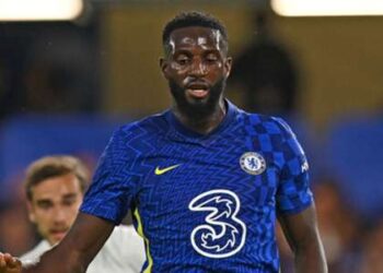 Bakayoko se prépare pour un prêt de deux ans à l’AC Milan alors que la star de Chelsea se prépare pour un nouveau contrat