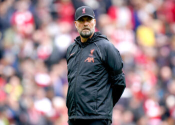 Gary Neville dit « quelque chose manque juste » pour Liverpool