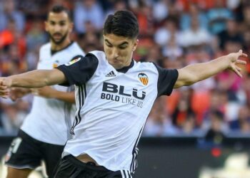 Liverpool cible le milieu de terrain polyvalent de Valence avant un éventuel transfert en janvier