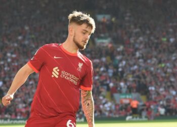 Harvey Elliott ruine un fan de Manchester United avec un retour brillant sur un vil commentaire Instagram