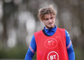 Liverpool a remis un nouveau problème de forme physique alors que la starlette est renvoyée du camp anglais des moins de 21 ans