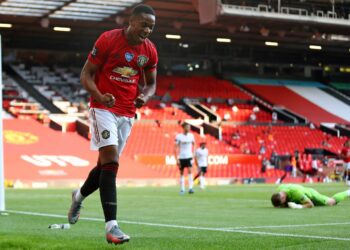 Anthony Martial est critiqué à la suite du soutien de Dion Dublin
