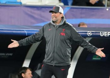 Klopp fournit une mise à jour précoce de Harvey Elliott / Bielsa sur un appel potentiel de Struijk