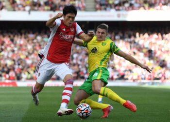 La légende d’Arsenal Wright rejoint Arteta pour faire l’éloge du débutant Takehiro Tomiyasu