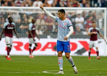 Solskjaer fait pression sur les officiels avec la demande de penalty de Ronaldo après West Ham