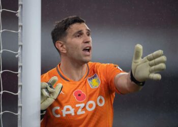 Les commentaires de Scaloni suggèrent que les stars d’Aston Villa et Tottenham pourraient manquer trois matchs pour leurs clubs