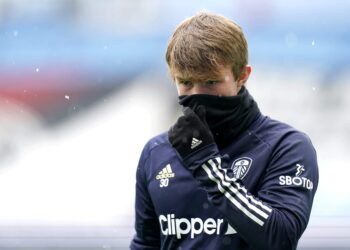 La star de Leeds Gelhardt continue sa forme remarquable avec un doublé contre Blackburn