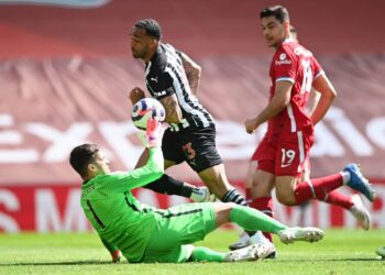 Steve Bruce fait le point sur l’homme clé de Newcastle alors que les Magpies luttent