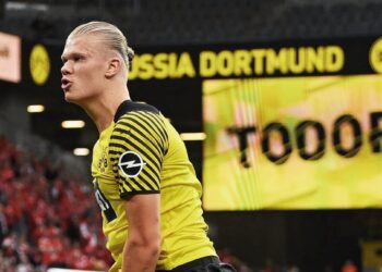 Liverpool suit de près l’ancien chef du Bayern de Bundesliga, Rummenigge, a affirmé que le FSG était trop serré pour y aller – rapport