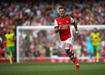 Les fans d’Arsenal sur Twitter réagissent à l’affichage de Ben White contre Norwich