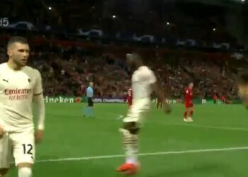 L’AC Milan marque un doublé pour dominer Liverpool