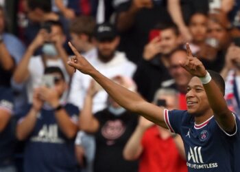 Le directeur sportif du PSG publie une mise à jour sur l’intérêt estival de Mbappe à la suite d’informations faisant état de l’implication d’un club anglais