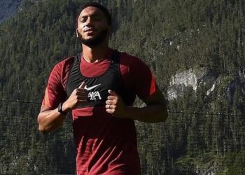 Joe Gomez fait l’éloge de la starlette de Liverpool sans plafond après ses débuts seniors