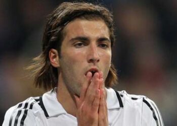 Higuain lève le voile sur les frustrations du Real Madrid: j’ai marqué 26 buts et ils ont signé Benzema et Kaka