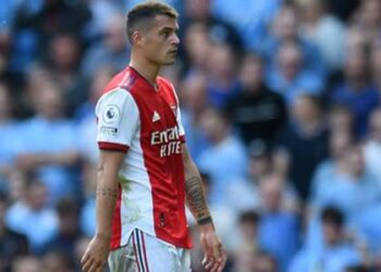 Xhaka d’Arsenal est testé positif au coronavirus alors qu’il est en service international avec la Suisse