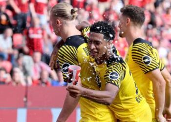 « Ma première bière !  – Bellingham célèbre le vainqueur du Borussia Dortmund de manière inhabituelle