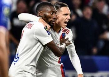 Toko Ekambi ouvre un compte de saison alors que Lyon à 10 détient le Lorient de Moffi