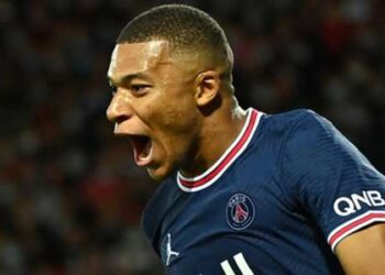Pochettino défend Mbappe contre les critiques de l’humilité après avoir vu l’attaquant du PSG visé