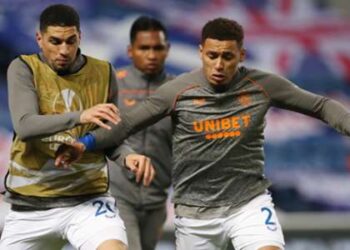 « Quelle réussite ! »  – Balogun félicite Tavernier pour sa 300e sélection des Rangers contre le Dundee FC