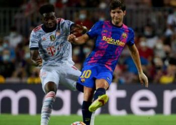 Piqué « blessé » par le traitement des fans de Barcelone contre Sergi Roberto lors de la défaite de la Ligue des champions contre le Bayern Munich