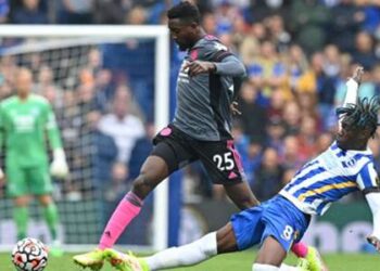 Le VAR exclut les buts de Ndidi et Lookman alors que Leicester City perd contre Brighton & Hove Albion