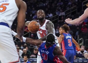 Pré-saison NBA : Randle mène les Knicks.  Charlotte, -68 à domicile avec Dallas