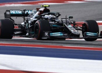 US F1 GP, Mercedes FP1 avec Bottas (changement de moteur) et Hamilton.  Puis Verstappen et les deux Ferrari