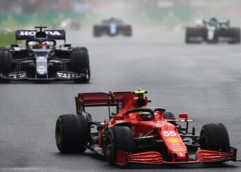 Sondage F1 : Max Verstappen préféré à Lewis Hamilton, McLaren bat Ferrari
