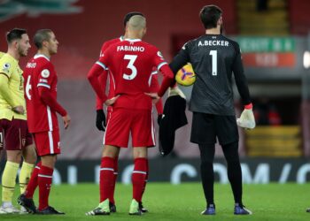 Liverpool subit un coup dur alors que Fabinho et Alisson sont peu probables pour Watford