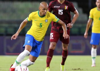 Fabinho publie une évaluation honnête des chances de disponibilité de Watford: « Je ne pense pas que nous jouerons.  Ni Alisson ni moi-même’