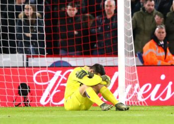 Fabianski quitte le terrain dans un flot de larmes lors de sa dernière apparition en Pologne
