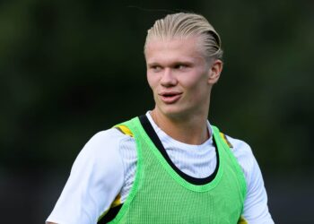 Haaland se verra offrir une énorme augmentation de salaire alors que Dortmund essaie de conserver le Norvégien