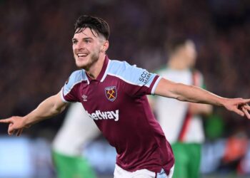 Les fans de Man United et Chelsea appellent à la signature de Rice au milieu de l’affichage Europa