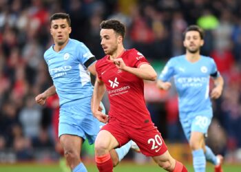 « L’attaquant de Liverpool a du mal… » – La star des Reds ajoute aux inquiétudes de Klopp alors que le « problème musculaire » persiste