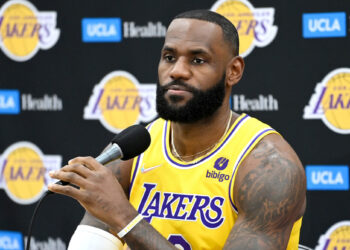 LeBron James contre Batman ?  Bientôt dans un jeu vidéo