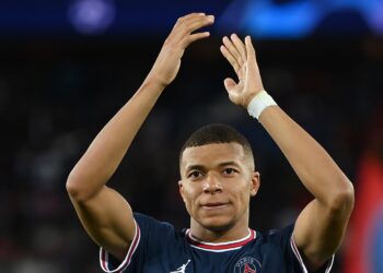 « Nous sommes en pourparlers » – La mère de Kylian Mbappe publie une mise à jour sur l’avenir de la cible de Liverpool