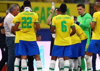 Tite met Alisson sur le banc et commence Fabinho avant le match nul avec Liverpool