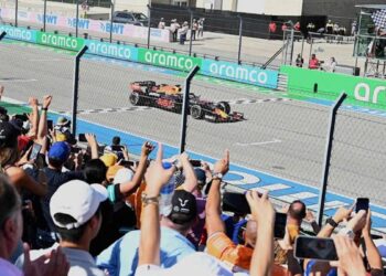 US F1 GP, Verstappen triomphe !  Hamilton est 2e.  Puis Pérez.  Ferrari, Leclerc est quatrième