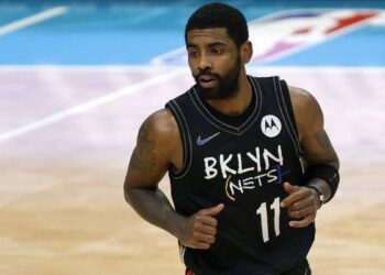 Nba, Brooklyn se rend au no-vax Irving: « À la maison sans lui »