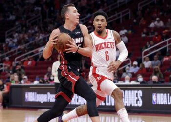 Nba, pré-saison : Robinson et Herro traînent Miami, les Sixers s’imposent contre Toronto