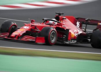 F1 GP Turquie, super Hamilton en FP2.  Mais la Ferrari de Leclerc étonne.  Bottas 3e