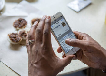 Partager des photos de nourriture sur les réseaux sociaux n’est pas bon pour la ligne