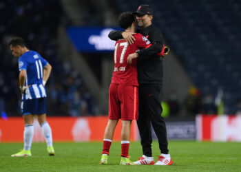 Jones dit que Klopp et Liverpool devraient récupérer Curtis Jones