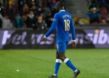« Les pouvoirs en place n’en font pas assez » – Le patron des Rangers, Gerrard, réagit après que Kamara se soit fait huer par les fans du Sparta Prague