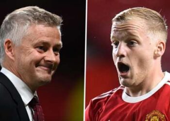 Solskjaer accusé d’avoir « menti de manière flagrante » à Van de Beek alors que l’ancien milieu de terrain de Man Utd Ince exhorte au transfert de janvier